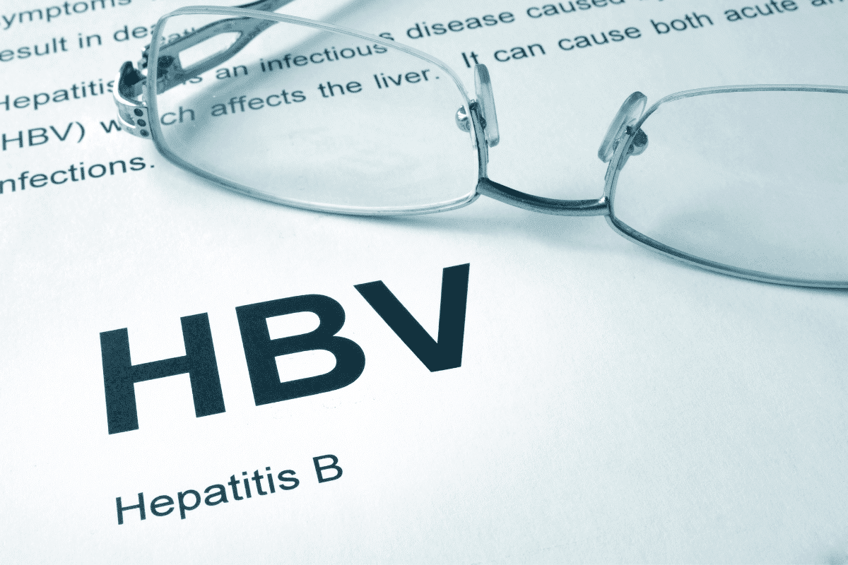 What are the symptoms of Hepatitis B